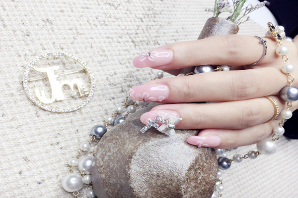 美甲有幾種類型 美甲對身體有害嗎