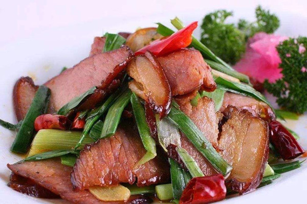 臘肉夏天可以做嗎 臘肉有什么營養(yǎng)價值 臘肉夏天可以做嗎 臘肉有什么營養(yǎng)價值