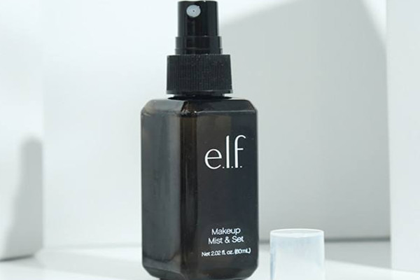 定妝噴霧用了臉會干嗎 定妝噴霧用了會悶痘嗎 定妝噴霧用了臉會干嗎 定妝噴霧用了會悶痘嗎