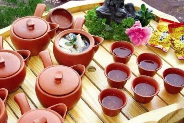 滇紅工夫茶的外形特點 滇紅茶孕婦能喝嗎 滇紅工夫茶的外形特點 滇紅茶孕婦能喝嗎