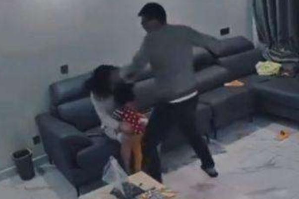 家暴法律如何判刑 疑似被高管家暴女子:懷孕時(shí)也被打 家暴法律如何判刑 疑似被高管家暴女子:懷孕時(shí)也被打