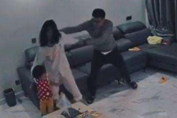 家暴法律如何判刑 疑似被高管家暴女子:懷孕時(shí)也被打 家暴法律如何判刑 疑似被高管家暴女子:懷孕時(shí)也被打