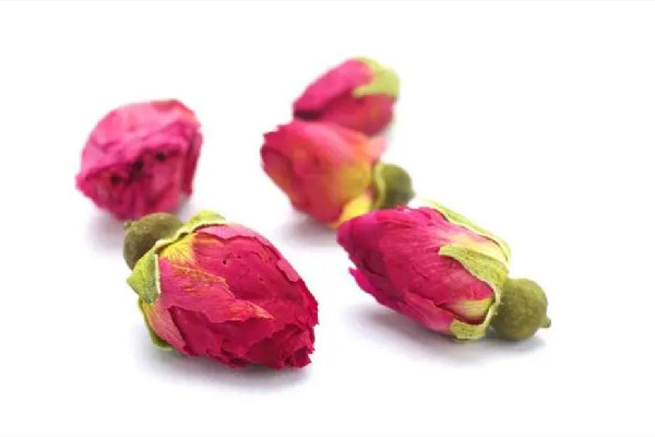 玫瑰花泡水可以長期喝嗎 玫瑰花泡水可以用保溫杯泡嗎 玫瑰花泡水可以長期喝嗎 玫瑰花泡水可以用保溫杯泡嗎