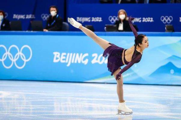 朱易失誤花滑團(tuán)體賽中國驚險(xiǎn)晉級 花滑要從幾歲開始練 朱易失誤花滑團(tuán)體賽中國驚險(xiǎn)晉級 花滑要從幾歲開始練