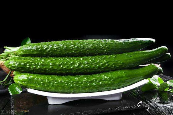 黃瓜的熱量高嗎 黃瓜的營養(yǎng)價值是什么 黃瓜的熱量高嗎 黃瓜的營養(yǎng)價值是什么