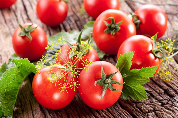 西紅柿吃了會(huì)上火嗎 西紅柿吃了會(huì)拉肚子嗎 西紅柿吃了會(huì)上火嗎 西紅柿吃了會(huì)拉肚子嗎