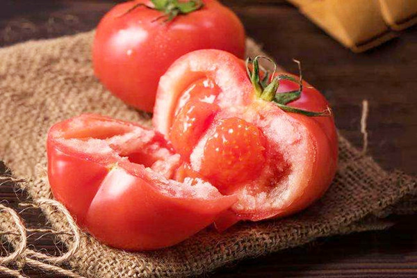 西紅柿的熱量是多少大卡 西紅柿?xí)粫?huì)長(zhǎng)胖 西紅柿的熱量是多少大卡 西紅柿?xí)粫?huì)長(zhǎng)胖