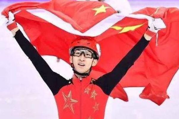 28歲的武大靖長(zhǎng)著50歲的腳 短道速滑一圈為什么是111.12米 28歲的武大靖長(zhǎng)著50歲的腳 短道速滑一圈為什么是111.12米