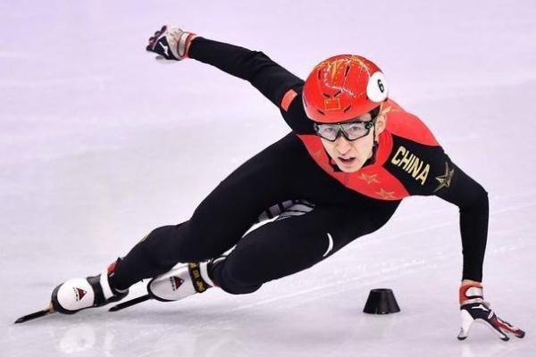 28歲的武大靖長(zhǎng)著50歲的腳 短道速滑一圈為什么是111.12米 28歲的武大靖長(zhǎng)著50歲的腳 短道速滑一圈為什么是111.12米