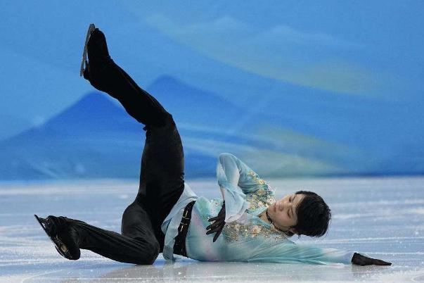羽生結(jié)弦挑戰(zhàn)4A失敗謝幕撫摸冰面 花滑4a和4T的區(qū)別 羽生結(jié)弦挑戰(zhàn)4A失敗謝幕撫摸冰面 花滑4a和4T的區(qū)別