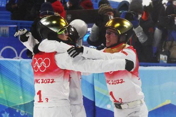 永遠(yuǎn)可以相信團(tuán)結(jié)一心的中國(guó)隊(duì) 冬奧會(huì)的雪是真的嗎 永遠(yuǎn)可以相信團(tuán)結(jié)一心的中國(guó)隊(duì) 冬奧會(huì)的雪是真的嗎