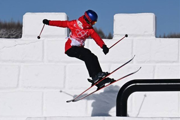 谷愛凌晉級(jí)坡面障礙決賽明日沖金 自由式滑雪是單板還是雙板 谷愛凌晉級(jí)坡面障礙決賽明日沖金 自由式滑雪是單板還是雙板