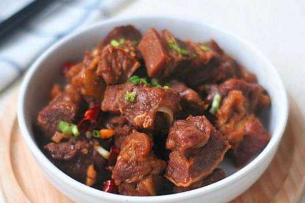 牛腩要焯水嗎 牛腩要煮多久 牛腩要焯水嗎 牛腩要煮多久