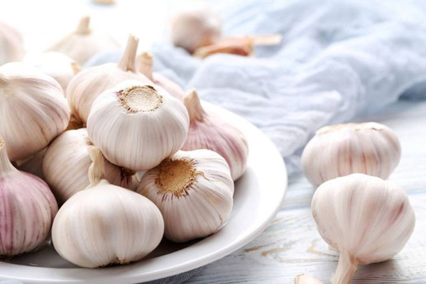 大蒜吃了會上火嗎 大蒜吃了會回奶嗎 大蒜吃了會上火嗎 大蒜吃了會回奶嗎