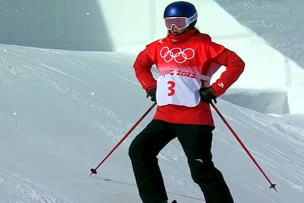 谷愛(ài)凌第二跳失誤摔倒獲16.98分 滑雪會(huì)傷膝蓋嗎 谷愛(ài)凌第二跳失誤摔倒獲16.98分 滑雪會(huì)傷膝蓋嗎