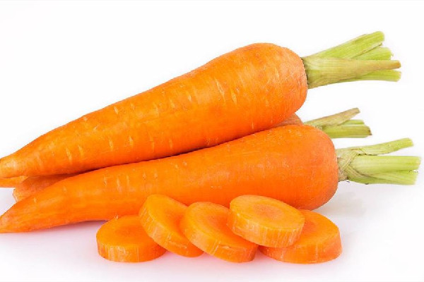 胡蘿卜買帶土的還是干凈的 胡蘿卜買什么樣的好 胡蘿卜買帶土的還是干凈的 胡蘿卜買什么樣的好