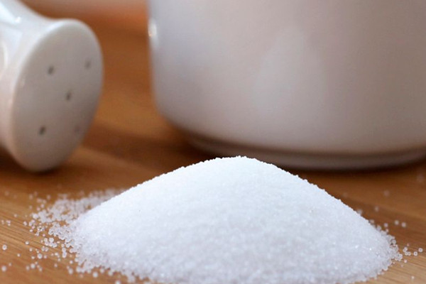 食鹽為什么會結(jié)塊 食鹽結(jié)塊了怎么辦 食鹽為什么會結(jié)塊 食鹽結(jié)塊了怎么辦