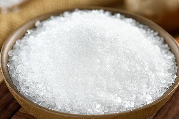 食鹽為什么會結(jié)塊 食鹽結(jié)塊了怎么辦 食鹽為什么會結(jié)塊 食鹽結(jié)塊了怎么辦