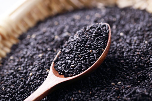 黑芝麻的熱量是多少大卡 黑芝麻在減肥期間能吃嗎 黑芝麻的熱量是多少大卡 黑芝麻在減肥期間能吃嗎