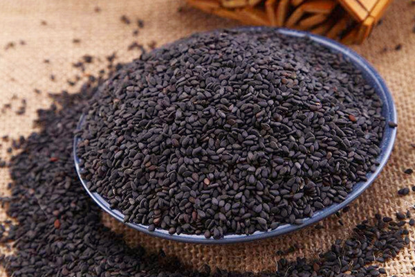 黑芝麻和白芝麻哪個好一些 黑芝麻吃多了會怎么樣