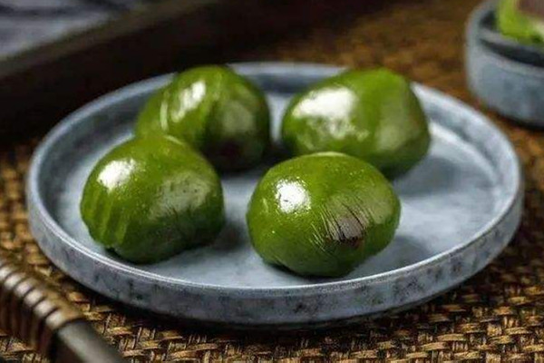 青團(tuán)要蒸多少分鐘 青團(tuán)蒸好后為什么會出現(xiàn)變色