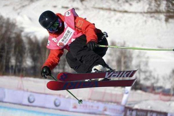 張可欣摔倒站起后全場掌聲 滑雪摔倒怎么站起來 張可欣摔倒站起后全場掌聲 滑雪摔倒怎么站起來