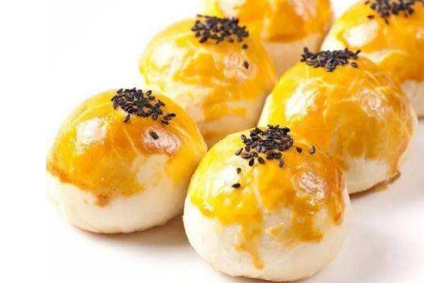 蛋黃酥保質(zhì)期一般是多久 蛋黃酥過期了還能吃嗎 蛋黃酥保質(zhì)期一般是多久 蛋黃酥過期了還能吃嗎