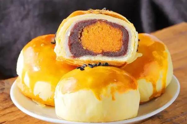 蛋黃酥吃了容易長(zhǎng)胖嗎 蛋黃酥要放冰箱保存嗎 蛋黃酥吃了容易長(zhǎng)胖嗎 蛋黃酥要放冰箱保存嗎