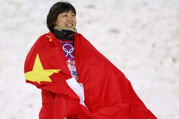 徐夢(mèng)桃談“高”舉中國(guó)“夢(mèng)” 北京冬奧閉幕式用數(shù)字顯示技術(shù)再現(xiàn)