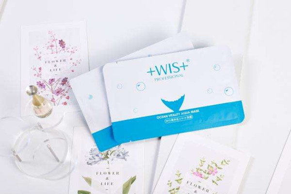 補水面膜有什么功效 補水面膜能收縮毛孔嗎 補水面膜有什么功效 補水面膜能收縮毛孔嗎