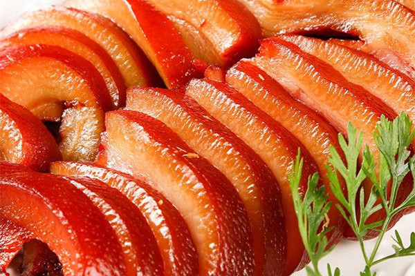 豬頭肉是膠原蛋白還是脂肪 豬頭肉有什么營養(yǎng)價值 豬頭肉是膠原蛋白還是脂肪 豬頭肉有什么營養(yǎng)價值