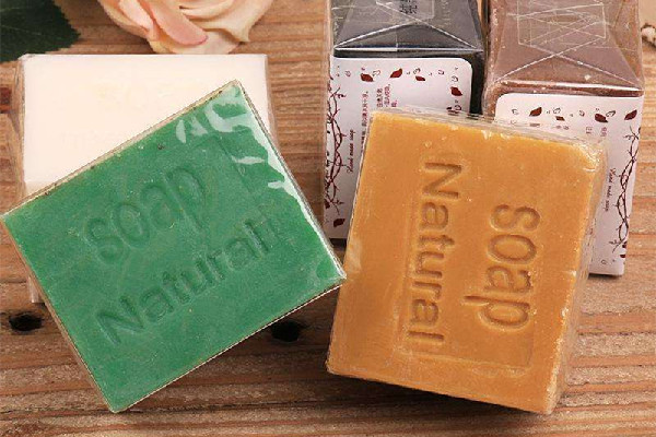 香皂對皮膚有刺激嗎 香皂用多了會(huì)不會(huì)致癌 香皂對皮膚有刺激嗎 香皂用多了會(huì)不會(huì)致癌