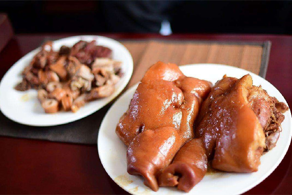 豬頭肉是膠原蛋白還是脂肪 豬頭肉有什么營養(yǎng)價值 豬頭肉是膠原蛋白還是脂肪 豬頭肉有什么營養(yǎng)價值