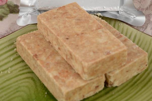 壓縮餅干是怎么做出來(lái)的 壓縮餅干是什么材料做的 壓縮餅干是怎么做出來(lái)的 壓縮餅干是什么材料做的