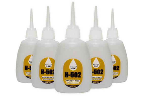 502膠水弄衣服上怎么去除 502膠水能粘什么材料 502膠水弄衣服上怎么去除 502膠水能粘什么材料