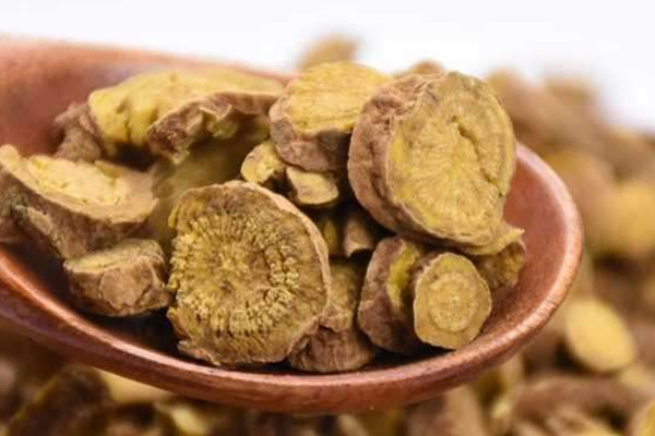 黃芩可以降低血壓嗎 黃芩可以補氣血嗎 黃芩可以降低血壓嗎 黃芩可以補氣血嗎