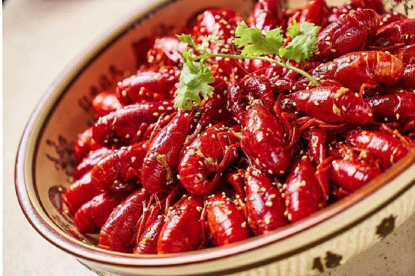 小龍蝦買什么顏色的好 小龍蝦青蝦和紅蝦的區(qū)別 小龍蝦買什么顏色的好 小龍蝦青蝦和紅蝦的區(qū)別