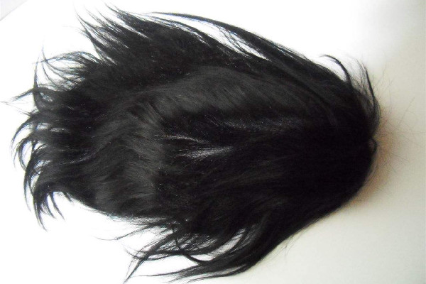 假發(fā)是什么材料做的 假發(fā)買(mǎi)真發(fā)好還是人造好 假發(fā)是什么材料做的 假發(fā)買(mǎi)真發(fā)好還是人造好