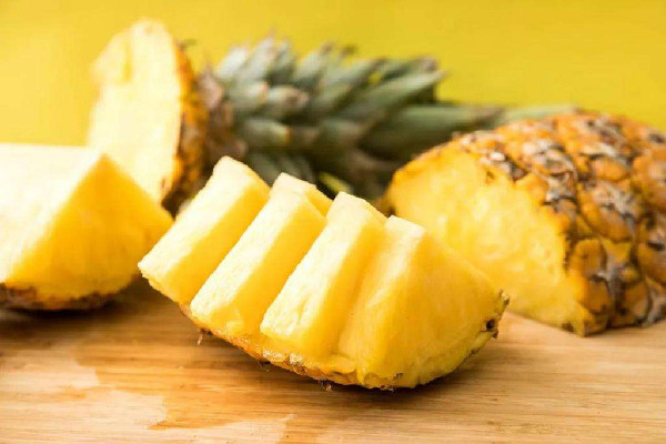 菠蘿直接吃會怎么樣 菠蘿直接切開就能吃嗎 菠蘿直接吃會怎么樣 菠蘿直接切開就能吃嗎