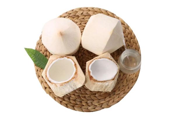 椰子要不要放冰箱冷藏 椰子要從哪里鉆孔 椰子要不要放冰箱冷藏 椰子要從哪里鉆孔