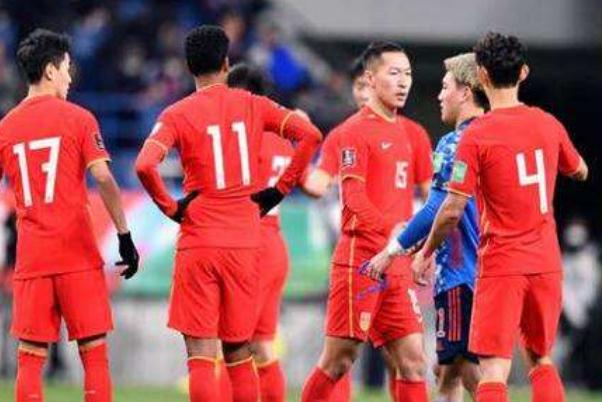 某足球隊(duì)隊(duì)員年收入上千萬沒見進(jìn)球 足球隊(duì)的組成和分工 某足球隊(duì)隊(duì)員年收入上千萬沒見進(jìn)球 足球隊(duì)的組成和分工