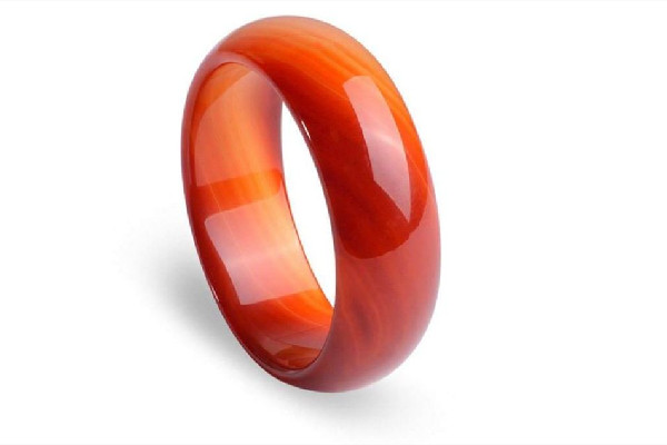 瑪瑙手鐲和翡翠手鐲哪個好 瑪瑙手鐲對身體好嗎 瑪瑙手鐲和翡翠手鐲哪個好 瑪瑙手鐲對身體好嗎