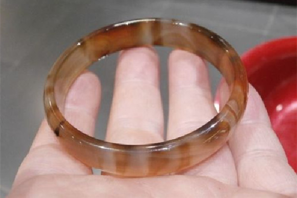 瑪瑙手鐲怎么選尺寸 瑪瑙手鐲買(mǎi)小了怎么辦 瑪瑙手鐲怎么選尺寸 瑪瑙手鐲買(mǎi)小了怎么辦