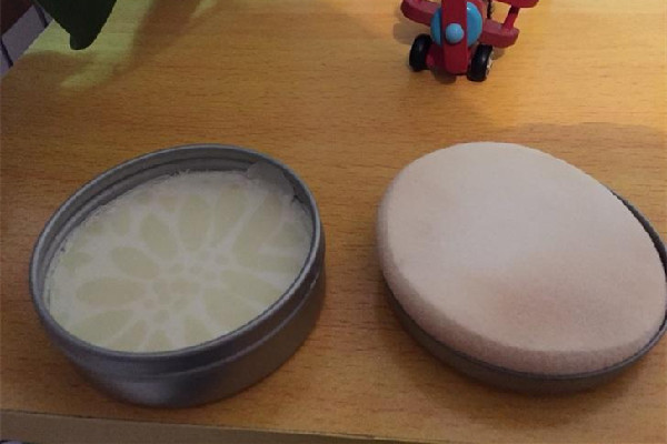 豬油膏用在化妝的哪個步驟 豬油膏用在防曬前還是后 豬油膏用在化妝的哪個步驟 豬油膏用在防曬前還是后