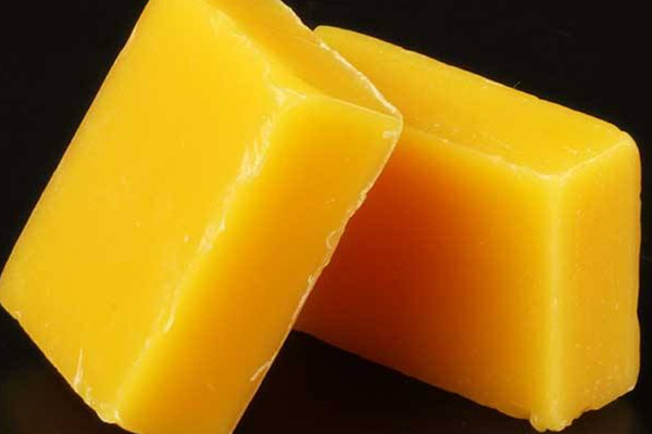 蜂蠟是晶體還是非晶體 蜂蠟的真假怎么辨別 蜂蠟是晶體還是非晶體 蜂蠟的真假怎么辨別