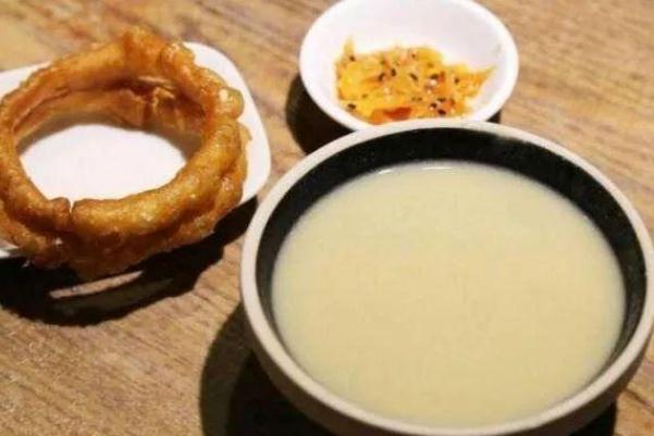 豆汁是涼性的還是熱性的 豆汁是哪里的小吃 豆汁是涼性的還是熱性的 豆汁是哪里的小吃