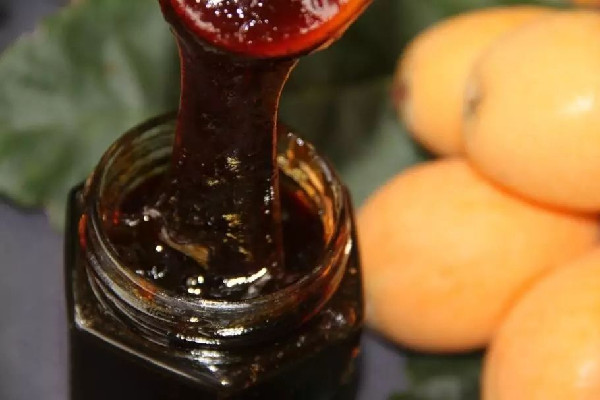 枇杷膏是用枇杷做的還是枇杷葉 枇杷膏的制作方法 枇杷膏是用枇杷做的還是枇杷葉 枇杷膏的制作方法