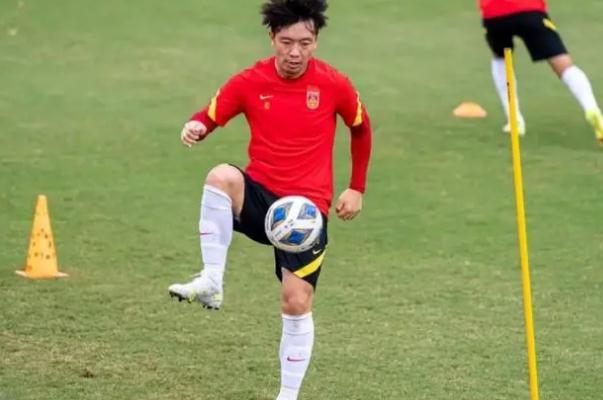 國足前隊長馮瀟霆深夜發(fā)長文 足球隊隊長的責任 國足前隊長馮瀟霆深夜發(fā)長文 足球隊隊長的責任