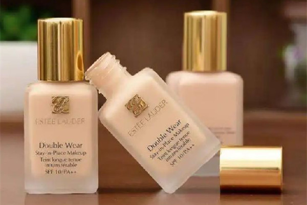 雅詩蘭黛dw粉底液有隔離防曬效果嗎 雅詩蘭黛dw粉底液有酒精味是正品嗎 雅詩蘭黛dw粉底液有隔離防曬效果嗎 雅詩蘭黛dw粉底液有酒精味是正品嗎