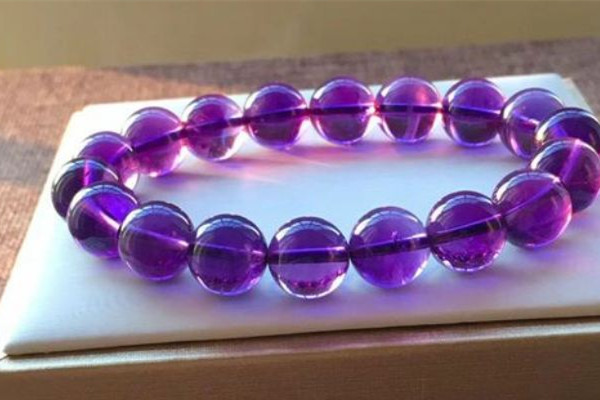 紫水晶長期佩戴有什么變化 紫水晶會(huì)越戴越紫嗎 紫水晶長期佩戴有什么變化 紫水晶會(huì)越戴越紫嗎